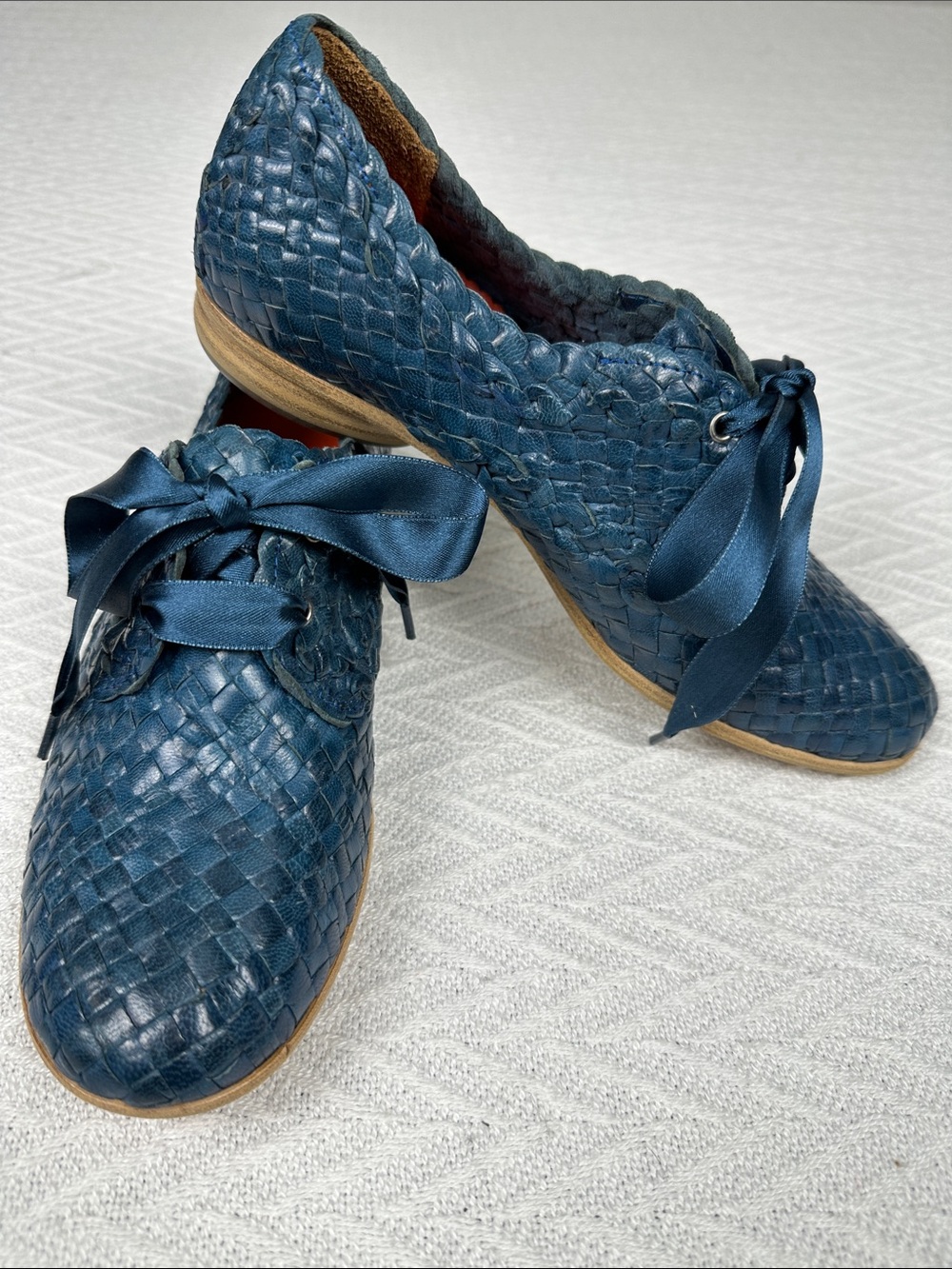 Vabeene Leather Navy Woven Lace-Up Flats with Satin Ribbon Italy feminine artsy
